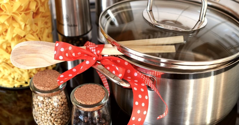 Cuisiner avec son enfant autiste : 5 activités sensorielles qui éveillent les sens